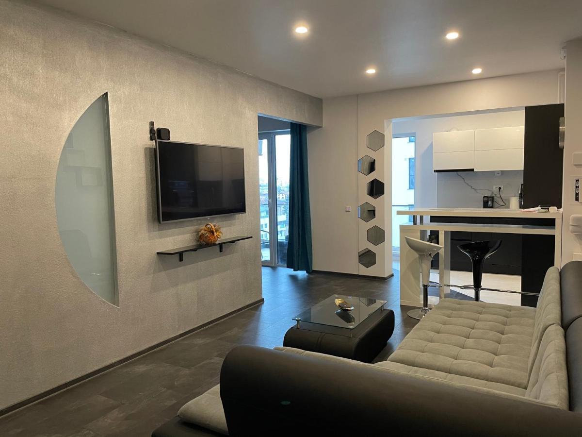 Stylish Westpark 2 Residence Lake View W8 Bukares Bagian luar foto