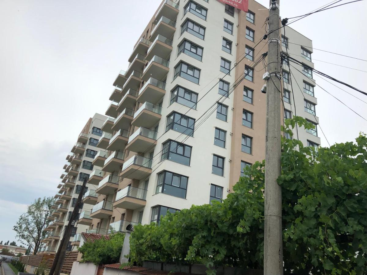 Stylish Westpark 2 Residence Lake View W8 Bukares Bagian luar foto