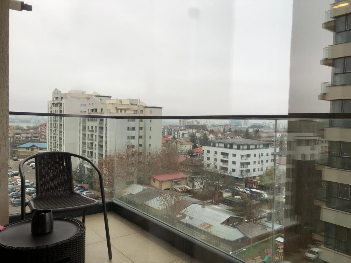 Stylish Westpark 2 Residence Lake View W8 Bukares Bagian luar foto